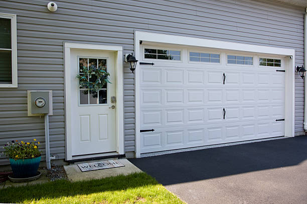24/7 Emergency Garage Door Panel Replacement experts in Helemano, HI